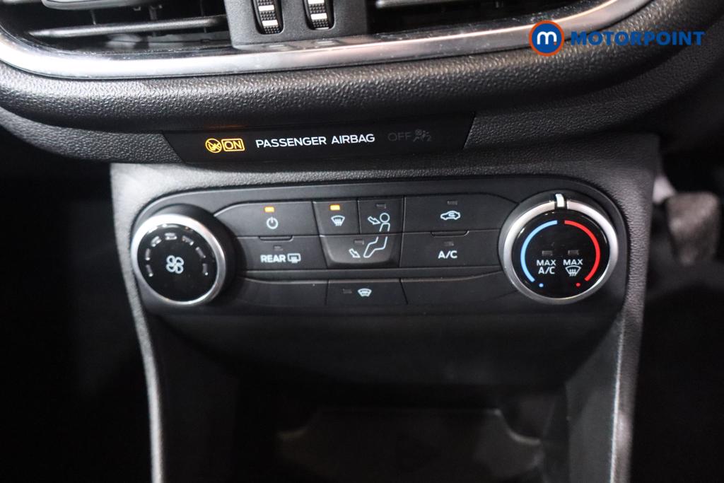 Ford Fiesta Zetec Manual Petrol Hatchback - Stock Number (1636365) - 15th supplementary image