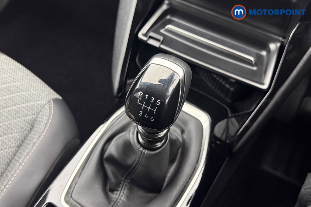 Peugeot 2008 Allure Manual Petrol SUV - Stock Number (1636574) - 6th supplementary image