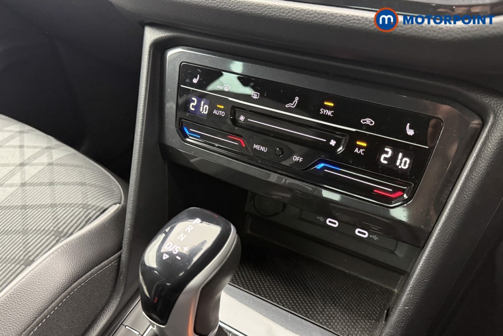 Volkswagen Tiguan R-Line Automatic Petrol SUV - Stock Number (1636591) - 4th supplementary image