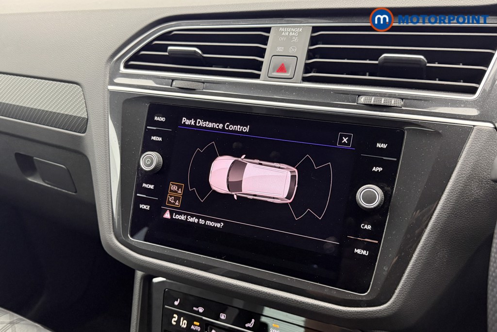 Volkswagen Tiguan R-Line Automatic Petrol SUV - Stock Number (1636591) - 13th supplementary image