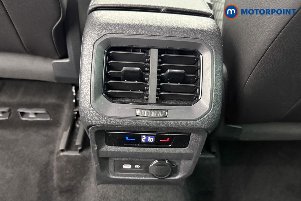 Volkswagen Tiguan R-Line Automatic Petrol SUV - Stock Number (1636591) - 23rd supplementary image