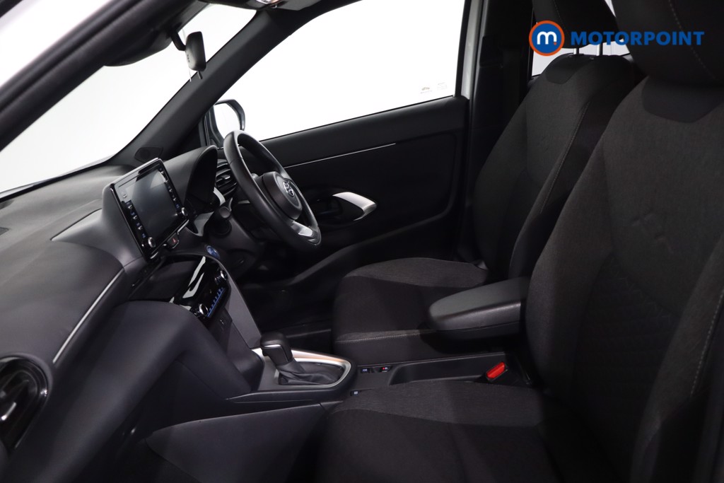 Toyota Yaris Cross Design Automatic Petrol-Electric Hybrid Estate - Stock Number (1636646) - 4th supplementary image