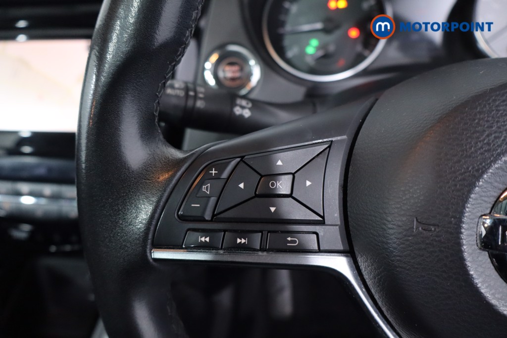 Nissan Qashqai N-Motion Automatic Petrol SUV - Stock Number (1636849) - 7th supplementary image
