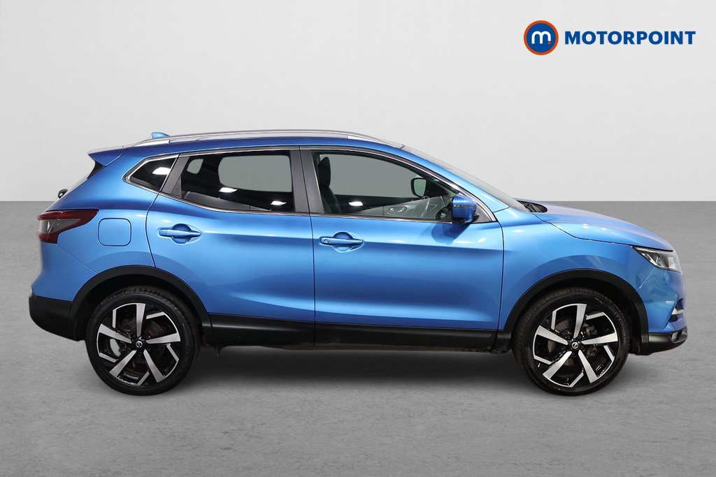 Nissan Qashqai N-Motion Automatic Petrol SUV - Stock Number (1636849) - Drivers side