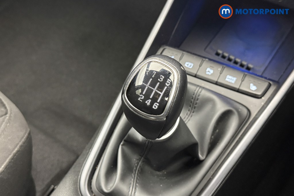 Hyundai Bayon Premium Manual Petrol SUV - Stock Number (1636897) - 6th supplementary image