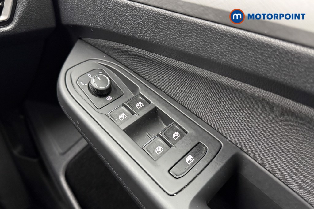 Volkswagen Golf Life Automatic Petrol Hatchback - Stock Number (1637350) - 15th supplementary image