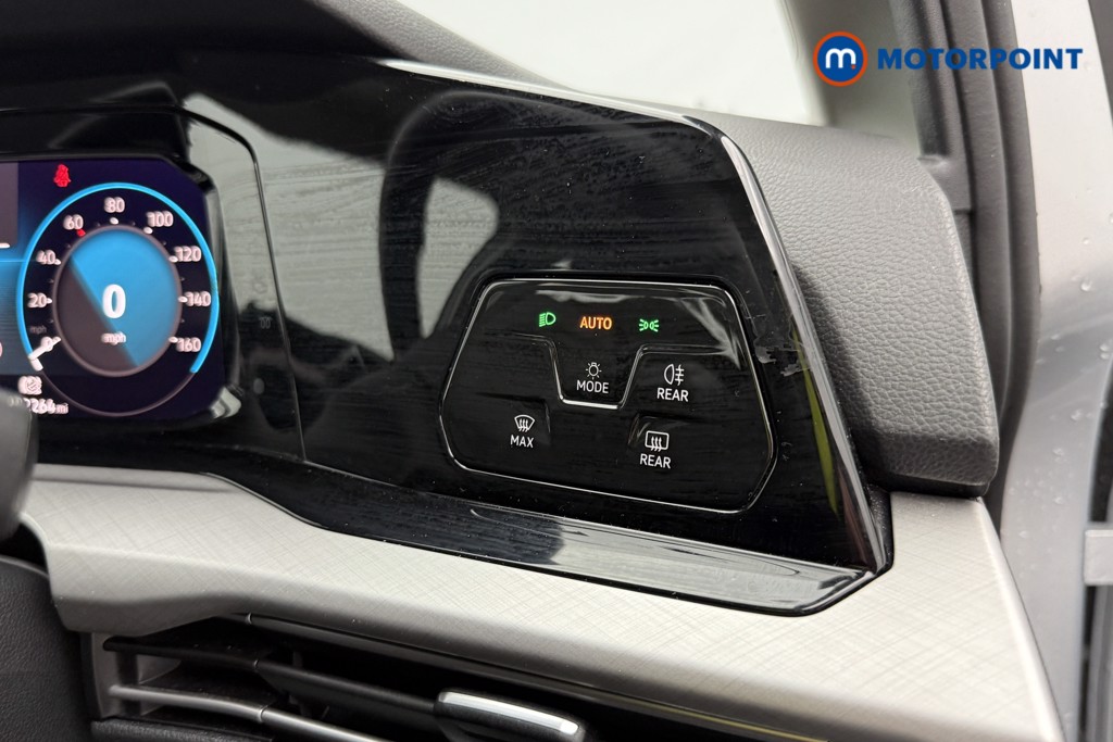 Volkswagen Golf Life Automatic Petrol Hatchback - Stock Number (1637350) - 16th supplementary image