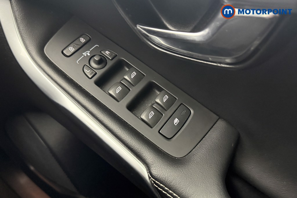 Volvo V40 R Design Nav Plus Manual Petrol Hatchback - Stock Number (1619654) - 12th supplementary image