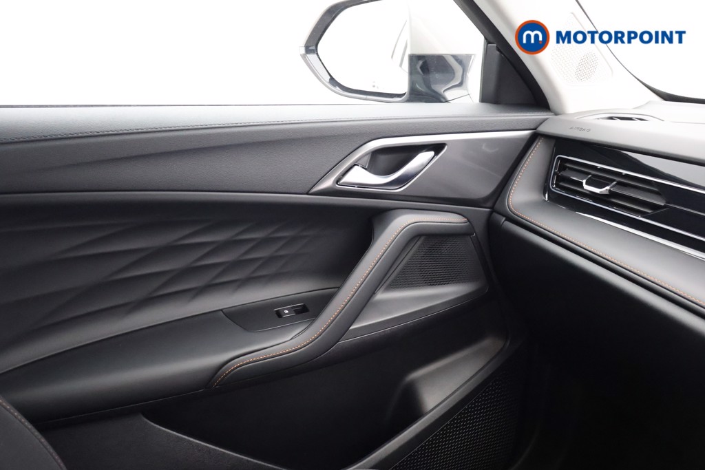 Mg Motor Uk HS SE Automatic Petrol-Electric Hybrid SUV - Stock Number (1623056) - 10th supplementary image