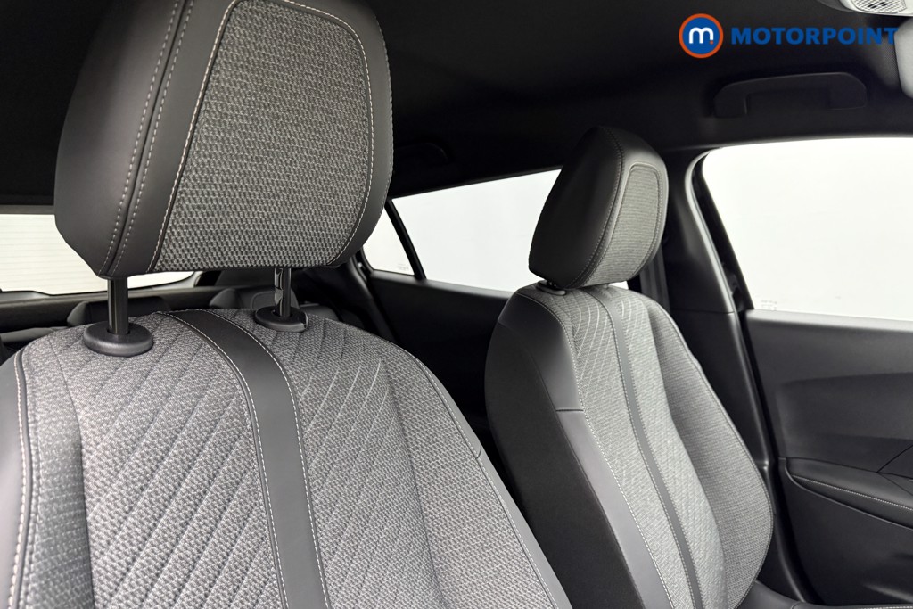 Peugeot 2008 Allure Manual Petrol SUV - Stock Number (1624975) - 15th supplementary image