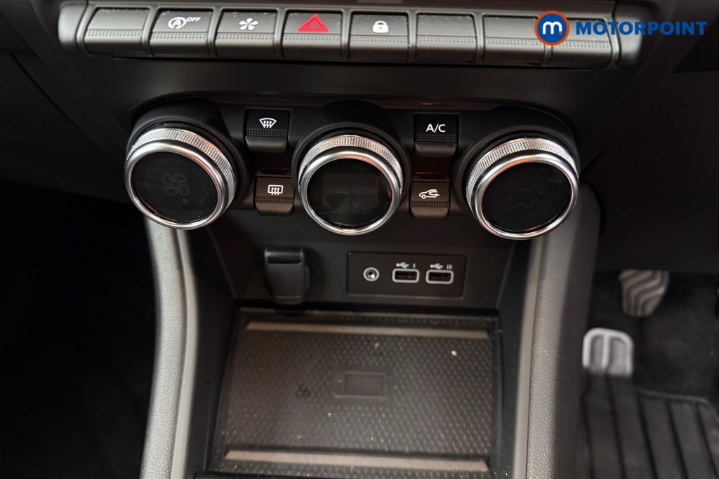 Renault Captur Techno Manual Petrol SUV - Stock Number (1626797) - 9th supplementary image