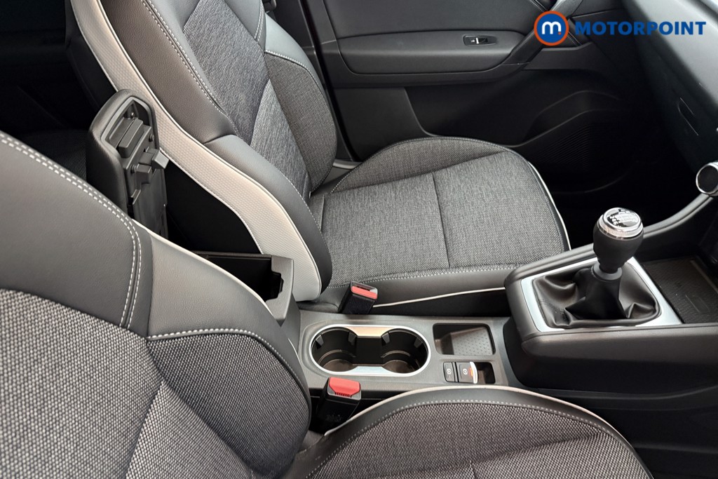 Renault Captur Techno Manual Petrol SUV - Stock Number (1626797) - 11th supplementary image