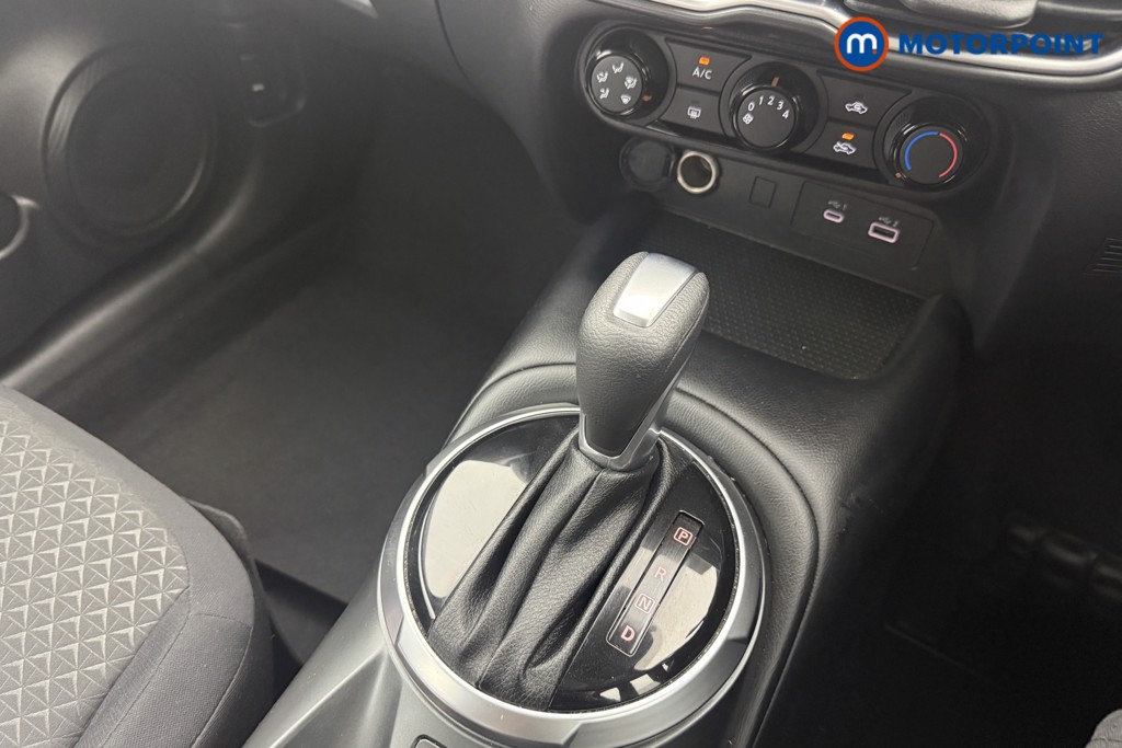 Nissan Juke Acenta Premium Automatic Petrol SUV - Stock Number (1627323) - 6th supplementary image