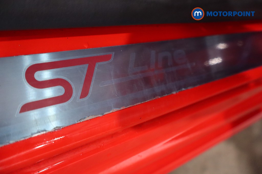 Ford Focus St-Line Vignale Automatic Petrol Hatchback - Stock Number (1627907) - 25th supplementary image