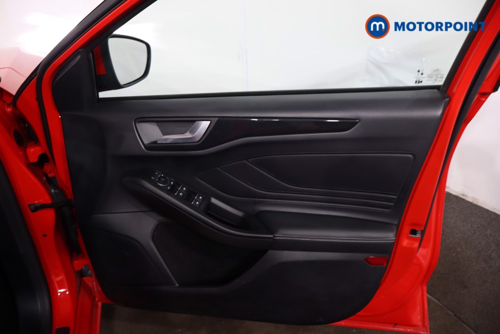 Ford Focus St-Line Vignale Automatic Petrol Hatchback - Stock Number (1627907) - 26th supplementary image