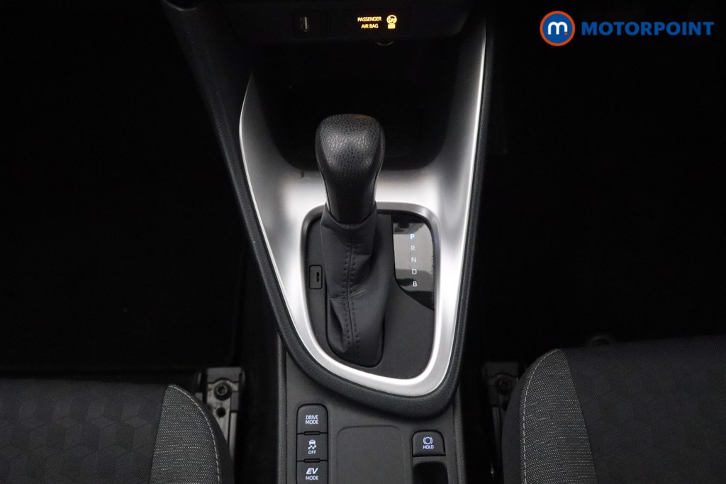 Toyota Yaris Icon Automatic Petrol-Electric Hybrid Hatchback - Stock Number (1628426) - 4th supplementary image