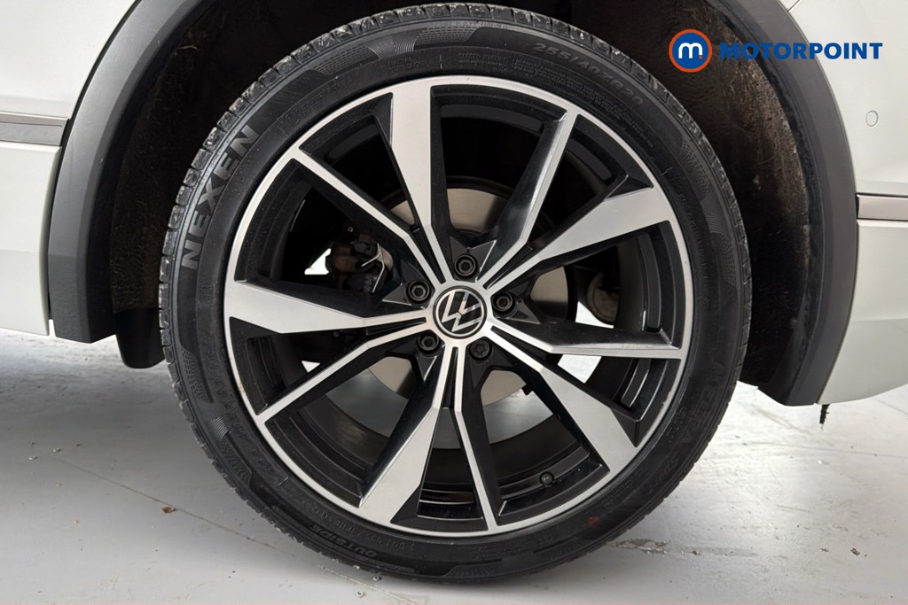 Volkswagen Tiguan R-Line Automatic Petrol SUV - Stock Number (1628852) - 48th supplementary image