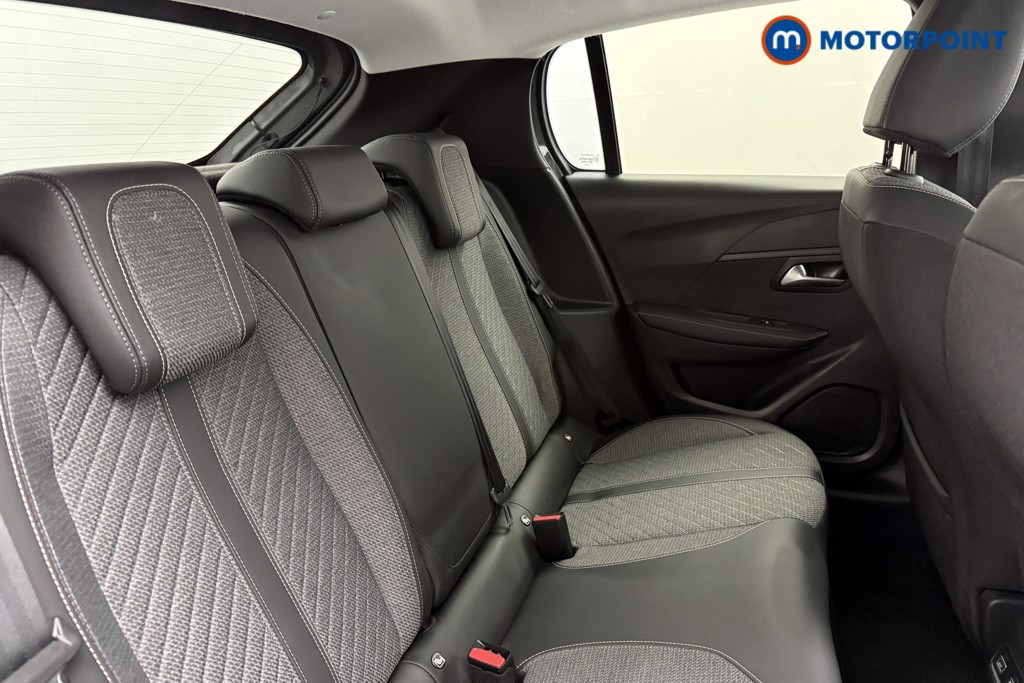 Peugeot 2008 Allure Manual Petrol SUV - Stock Number (1630158) - 18th supplementary image