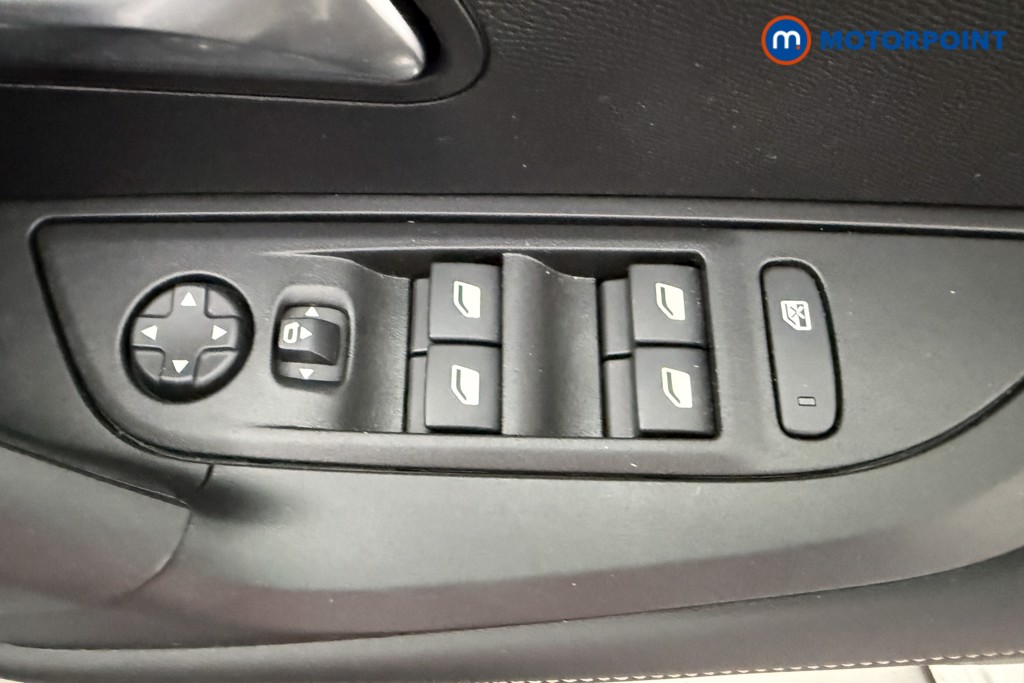 Peugeot 2008 Allure Manual Petrol SUV - Stock Number (1630173) - 17th supplementary image