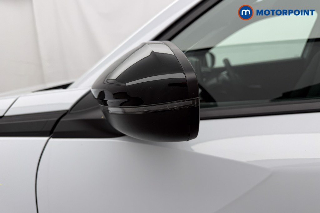 Peugeot 2008 Allure Manual Petrol SUV - Stock Number (1630173) - 23rd supplementary image