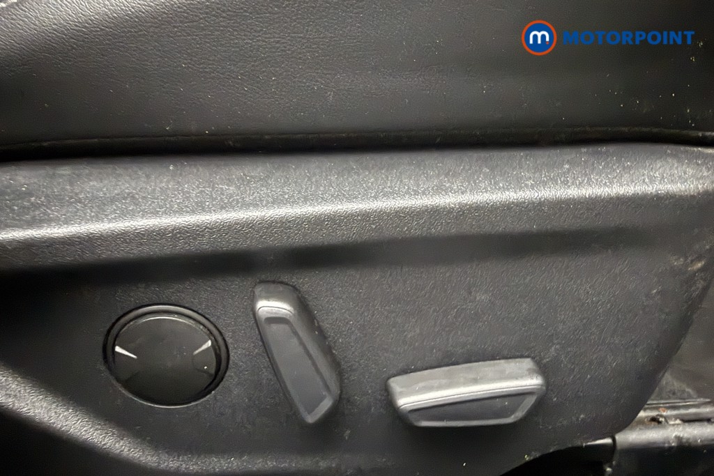 Ford Focus St-Line X Automatic Petrol Hatchback - Stock Number (1630506) - 18th supplementary image