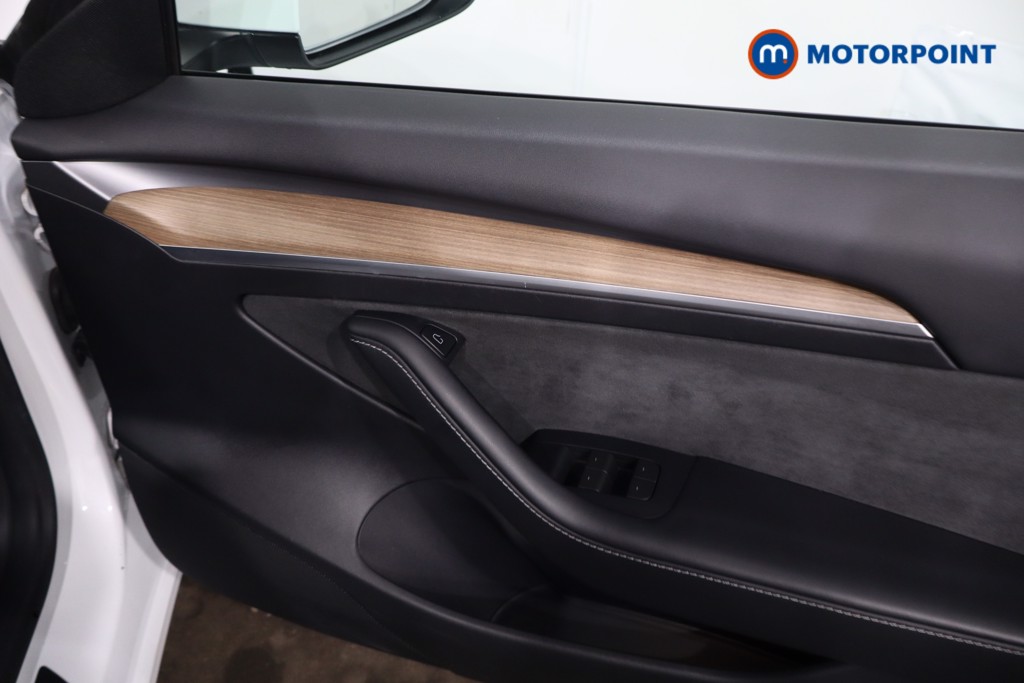 Tesla Model 3 Long Range Automatic Electric Saloon - Stock Number (1634206) - 23rd supplementary image