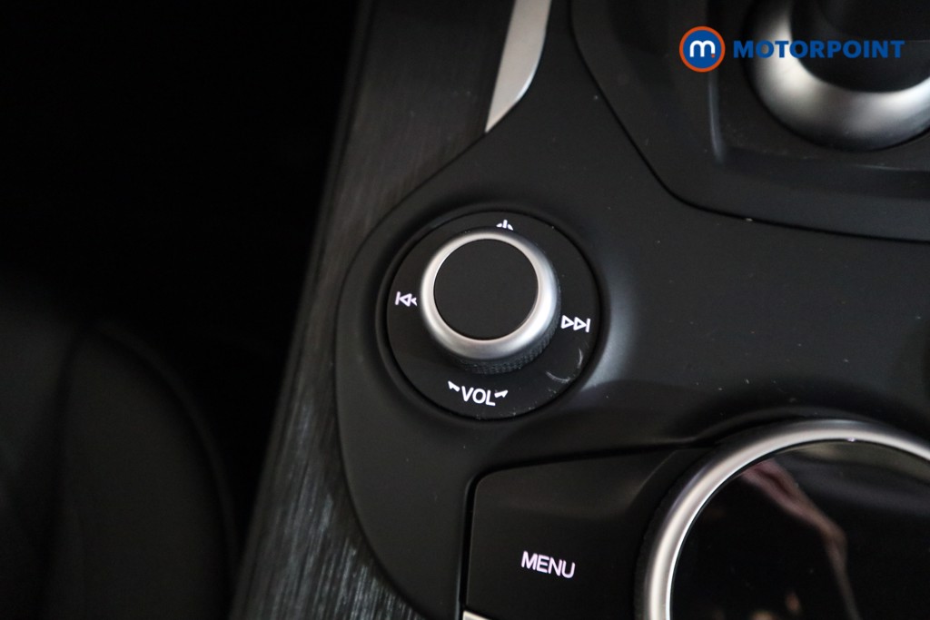 Alfa Romeo Stelvio Nero Edizione Automatic Petrol SUV - Stock Number (1634417) - 10th supplementary image