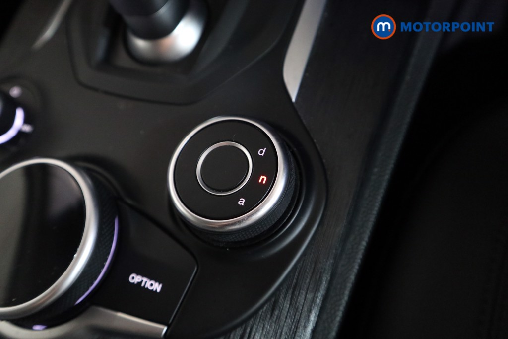 Alfa Romeo Stelvio Nero Edizione Automatic Petrol SUV - Stock Number (1634417) - 11th supplementary image