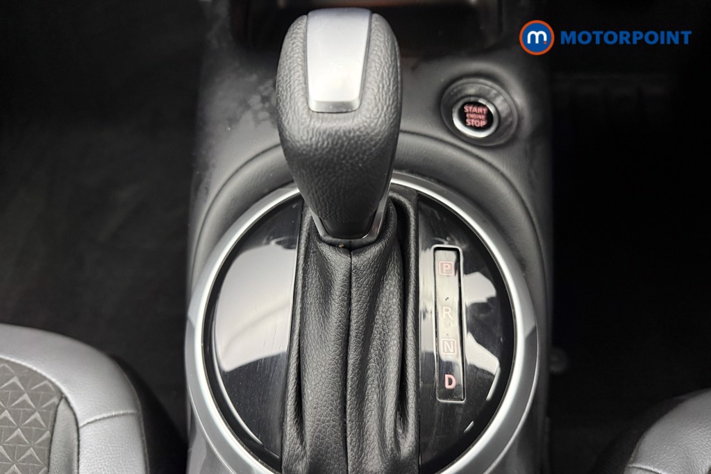Nissan Juke N-Connecta Automatic Petrol SUV - Stock Number (1634573) - 7th supplementary image