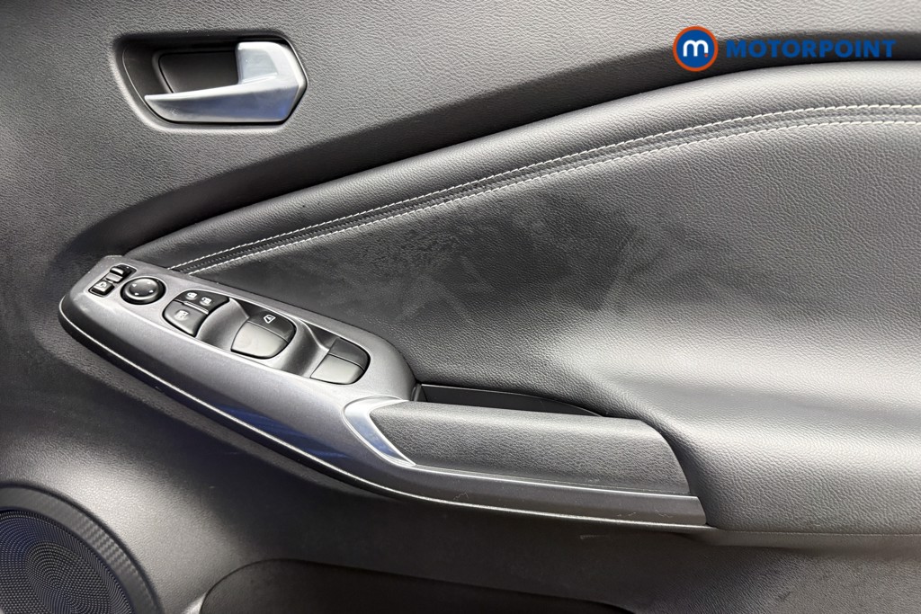 Nissan Juke N-Connecta Automatic Petrol SUV - Stock Number (1634573) - 18th supplementary image