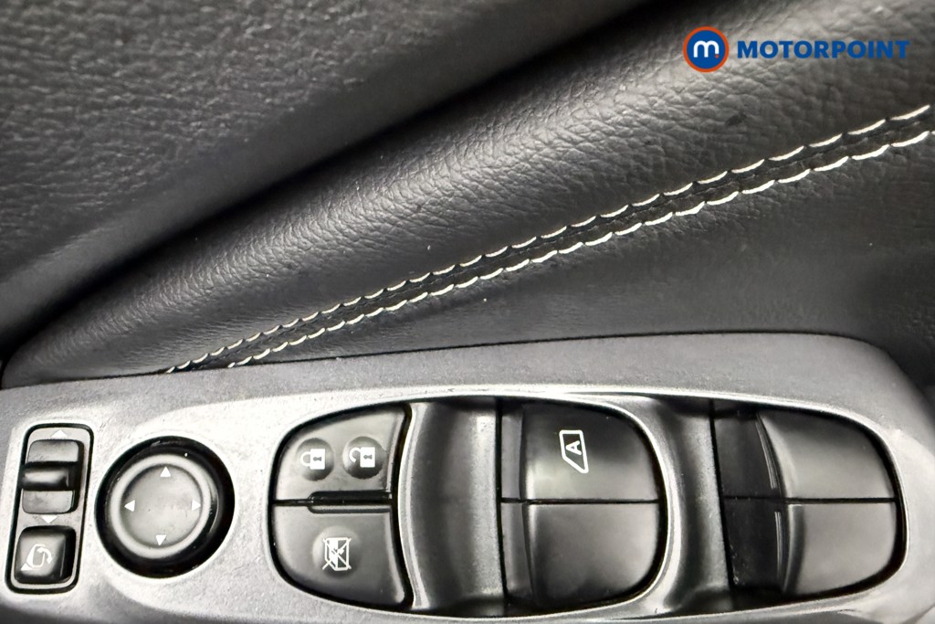 Nissan Juke N-Connecta Automatic Petrol SUV - Stock Number (1634573) - 19th supplementary image