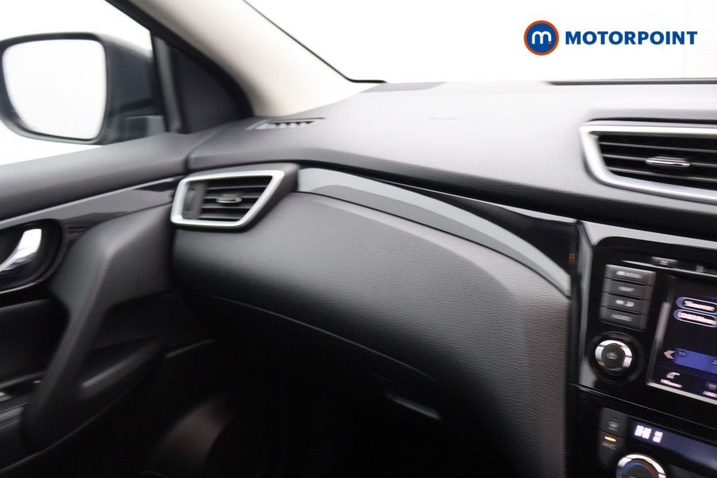 Nissan Qashqai Acenta Premium Manual Diesel SUV - Stock Number (1634767) - 9th supplementary image