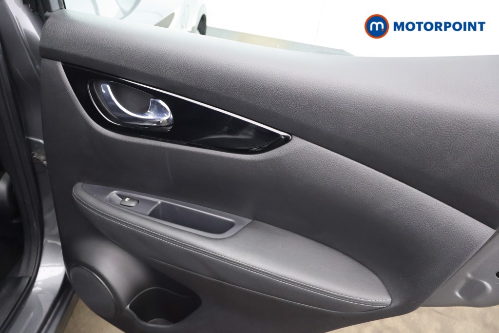 Nissan Qashqai Acenta Premium Manual Diesel SUV - Stock Number (1634767) - 16th supplementary image