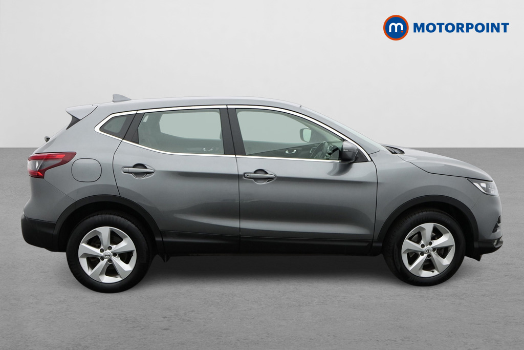 Nissan Qashqai Acenta Premium Manual Diesel SUV - Stock Number (1634767) - Drivers side