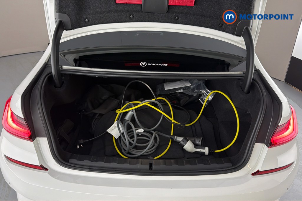 BMW 3 Series M Sport Automatic Petrol Plug-In Hybrid Saloon - Stock Number (1634799) - 33rd supplementary image