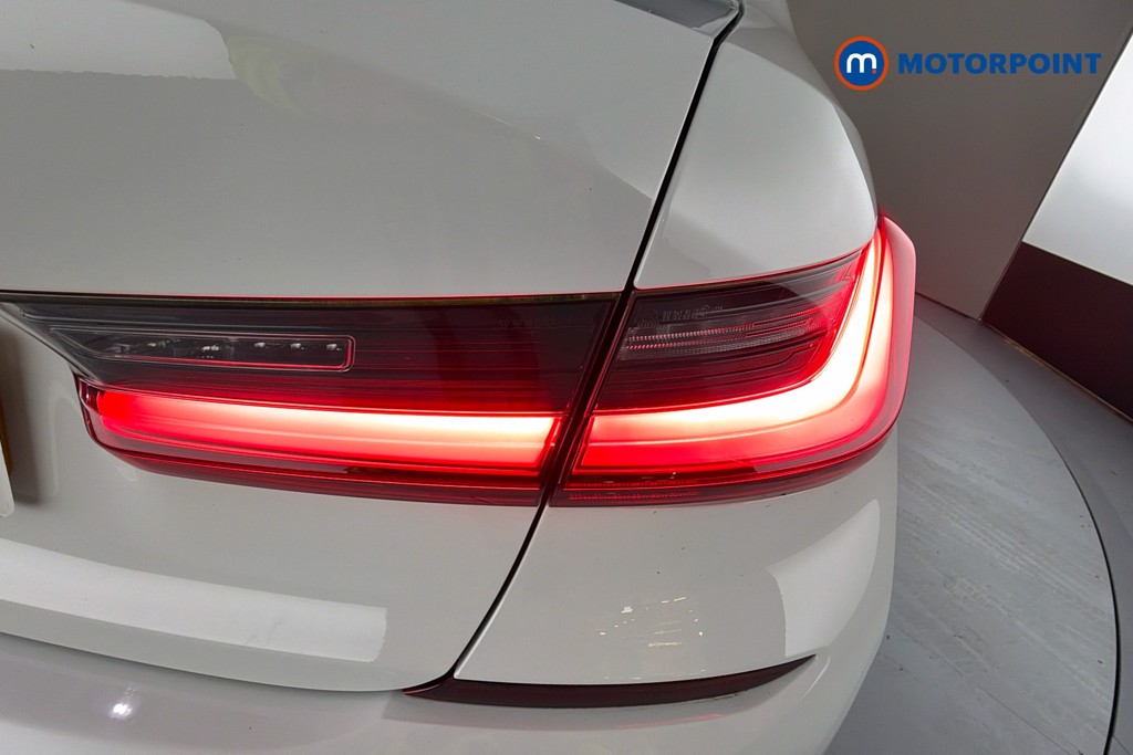 BMW 3 Series M Sport Automatic Petrol Plug-In Hybrid Saloon - Stock Number (1634799) - 38th supplementary image