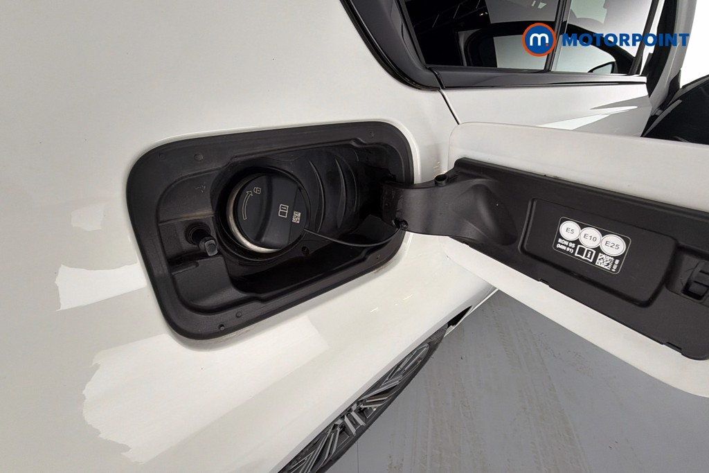 BMW 3 Series M Sport Automatic Petrol Plug-In Hybrid Saloon - Stock Number (1634799) - 41st supplementary image