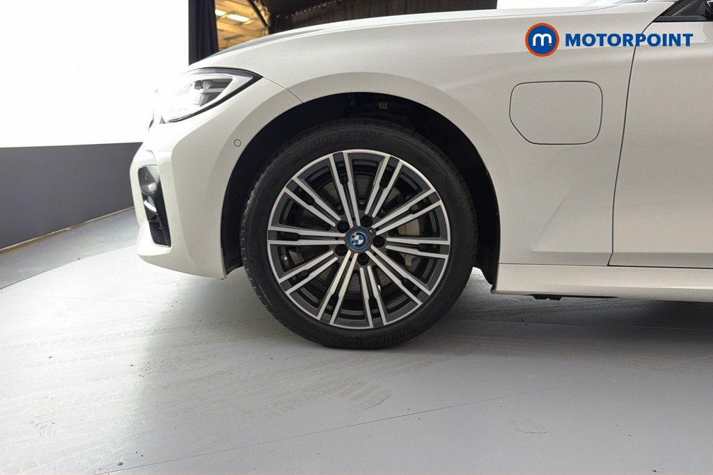 BMW 3 Series M Sport Automatic Petrol Plug-In Hybrid Saloon - Stock Number (1634799) - 47th supplementary image