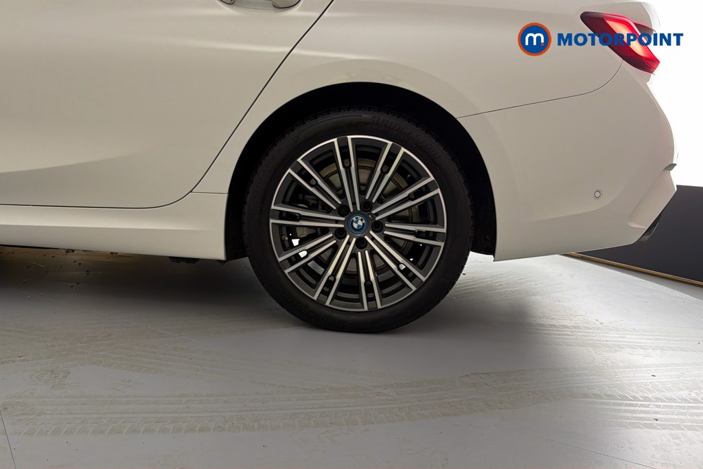BMW 3 Series M Sport Automatic Petrol Plug-In Hybrid Saloon - Stock Number (1634799) - 48th supplementary image