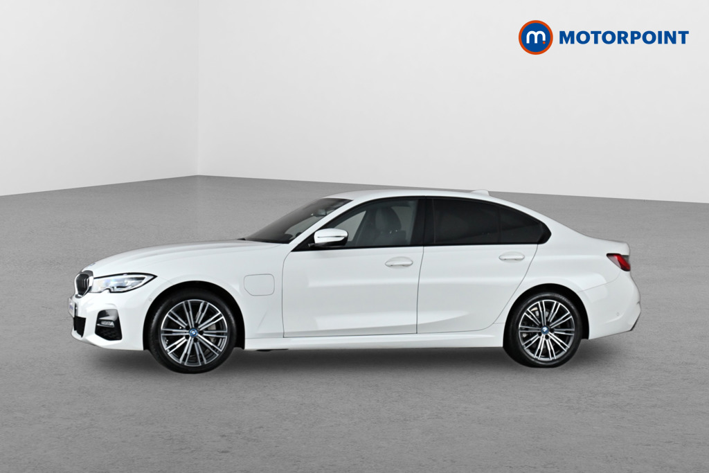 BMW 3 Series M Sport Automatic Petrol Plug-In Hybrid Saloon - Stock Number (1634799) - Passenger side front corner