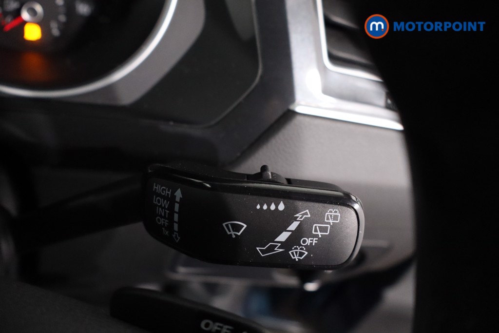Volkswagen Tiguan Life Automatic Petrol SUV - Stock Number (1635667) - 16th supplementary image