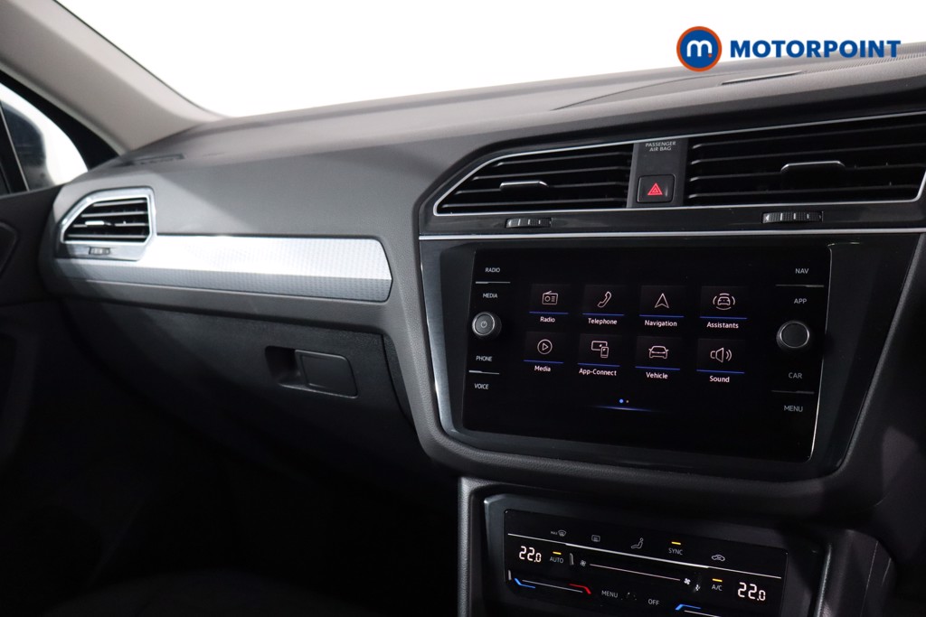 Volkswagen Tiguan Life Automatic Petrol SUV - Stock Number (1635667) - 18th supplementary image