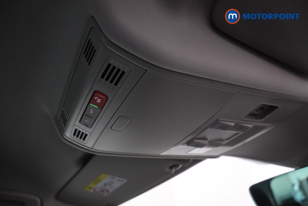 Volkswagen Tiguan Life Automatic Petrol SUV - Stock Number (1635667) - 23rd supplementary image