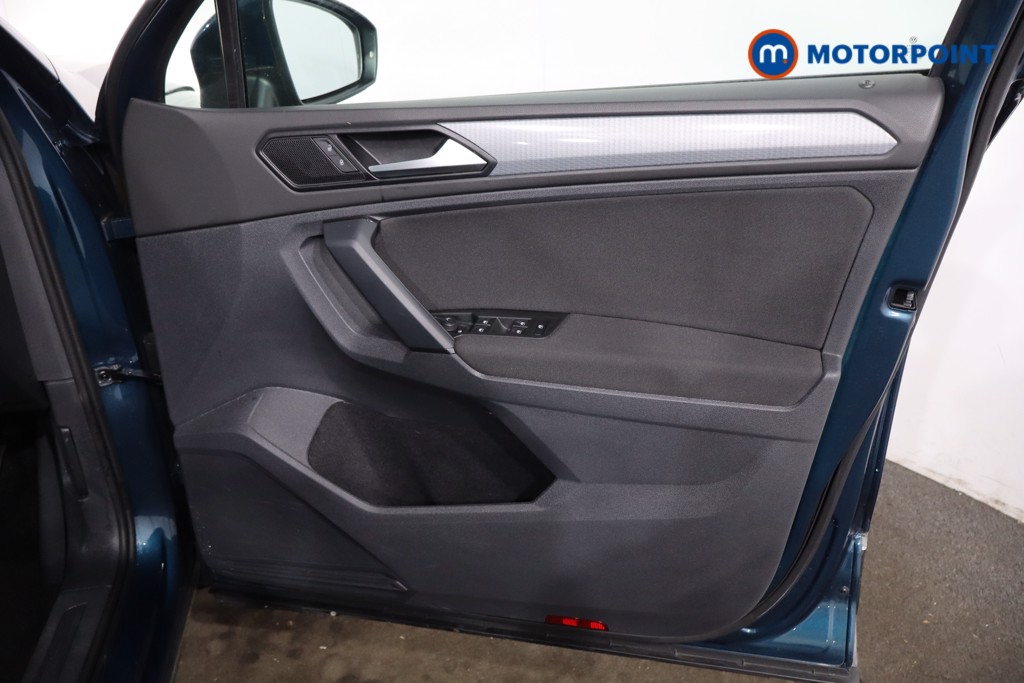 Volkswagen Tiguan Life Automatic Petrol SUV - Stock Number (1635667) - 25th supplementary image