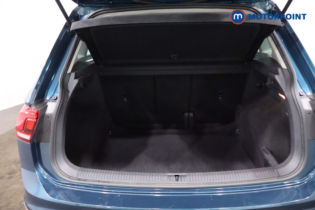 Volkswagen Tiguan Life Automatic Petrol SUV - Stock Number (1635667) - 38th supplementary image