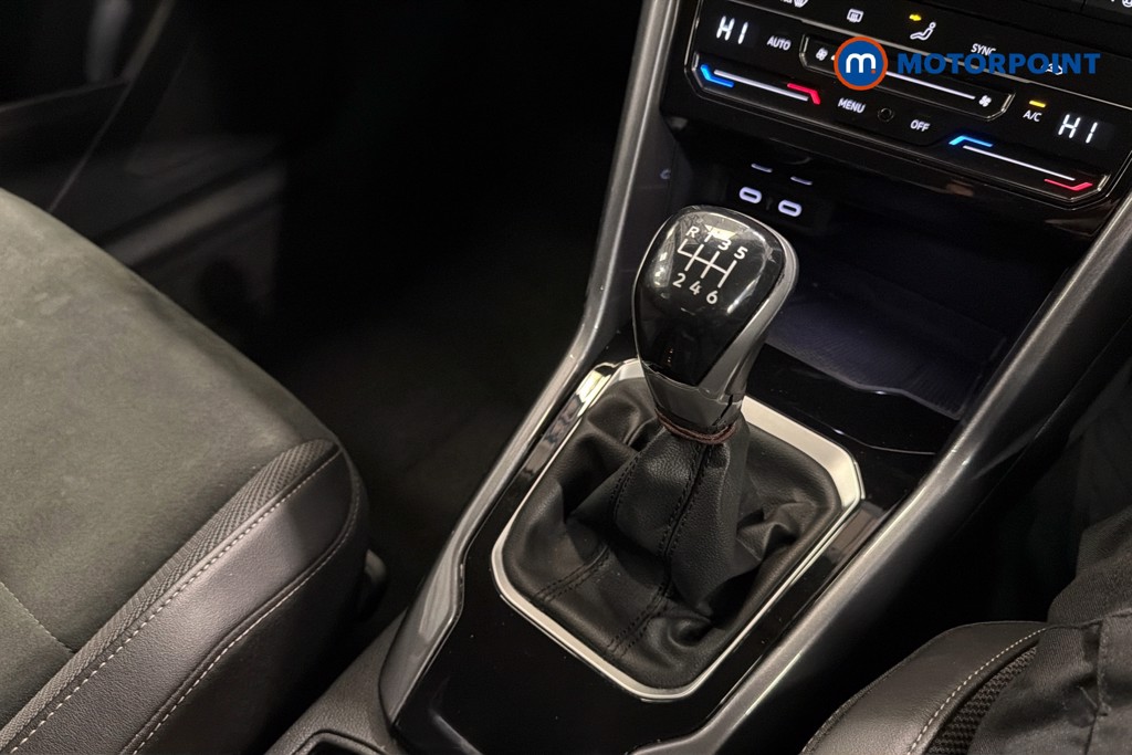 Volkswagen T-Roc Style Manual Petrol SUV - Stock Number (1635970) - 15th supplementary image