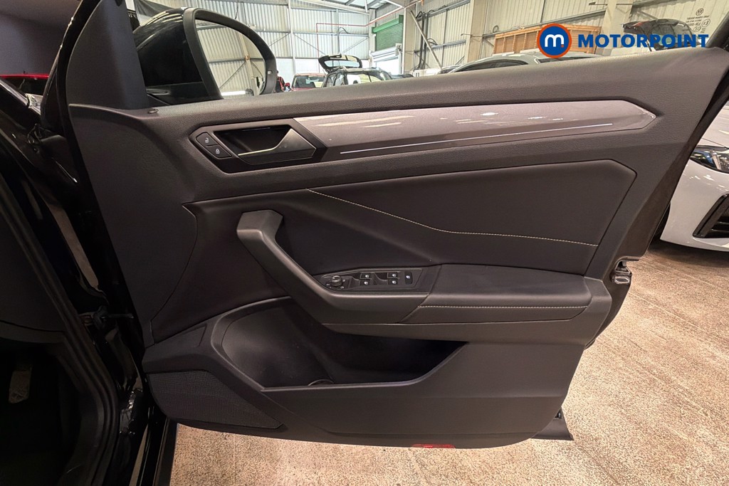 Volkswagen T-Roc Style Manual Petrol SUV - Stock Number (1635970) - 19th supplementary image