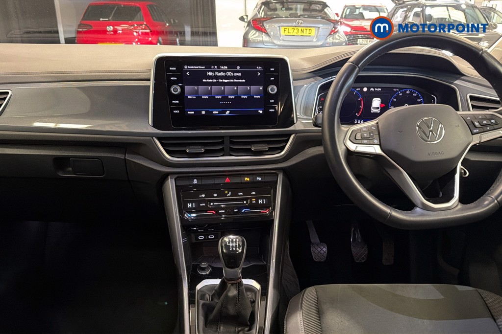 Volkswagen T-Roc Style Manual Petrol SUV - Stock Number (1635970) - 1st supplementary image
