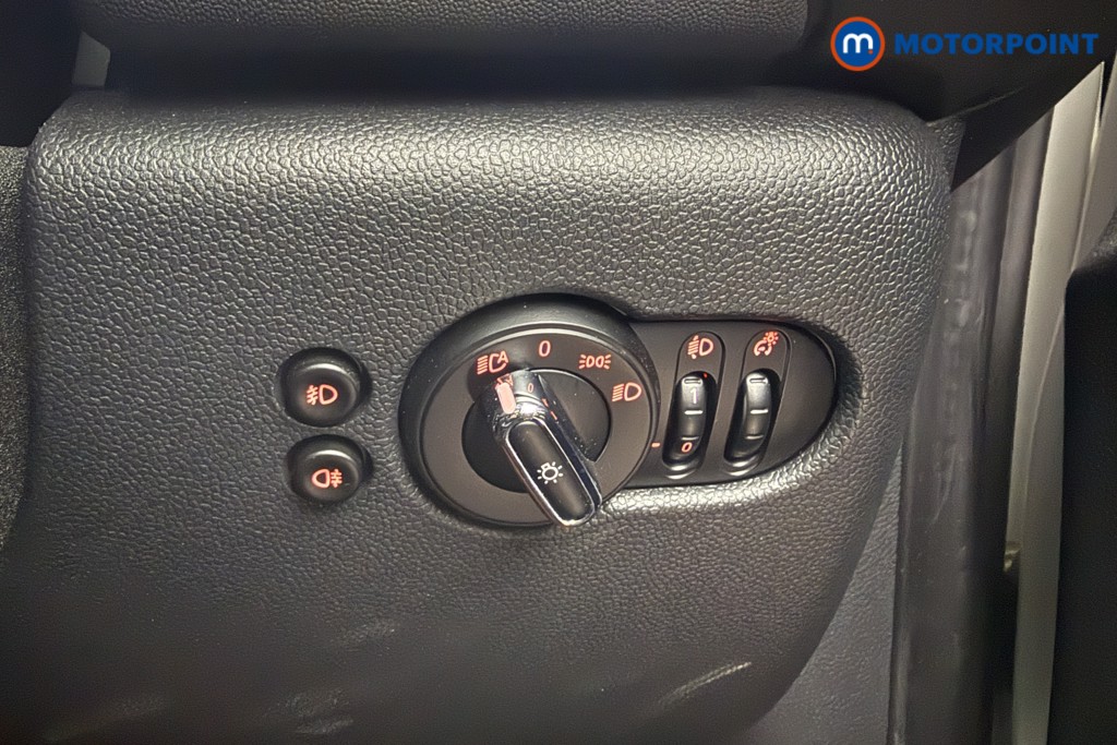 Mini Hatchback Cooper Exclusive Automatic Petrol Hatchback - Stock Number (1636626) - 10th supplementary image