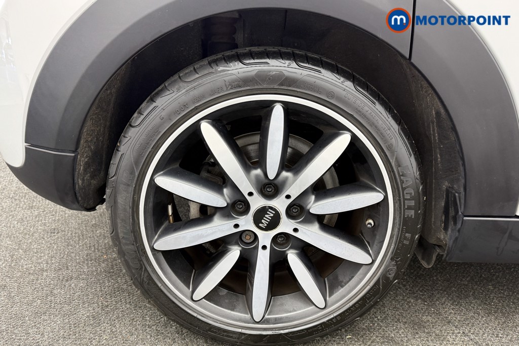 Mini Hatchback Cooper Exclusive Automatic Petrol Hatchback - Stock Number (1636626) - 32nd supplementary image
